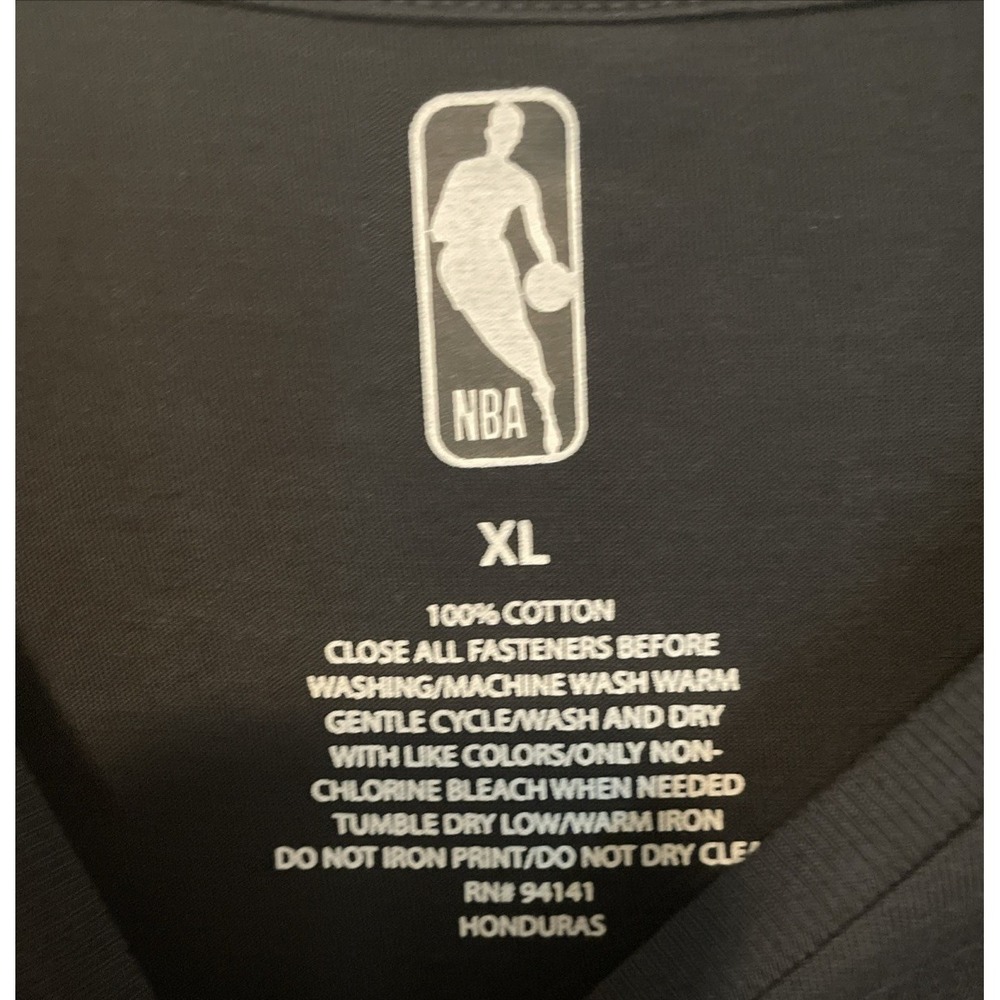NBA Miami Heat Shirt XL Black Red Logo Cotton Tee Basketball New - Picture 3 of 5